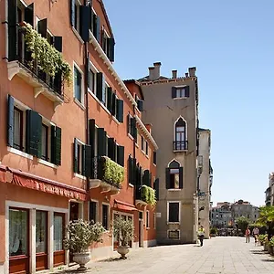Palazzo Del Giglio Italien